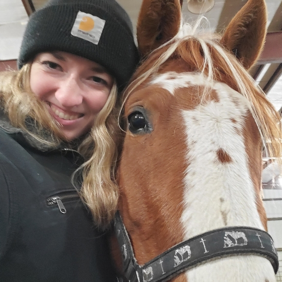 Meet your Posher, Halle - Picture 1 of 1